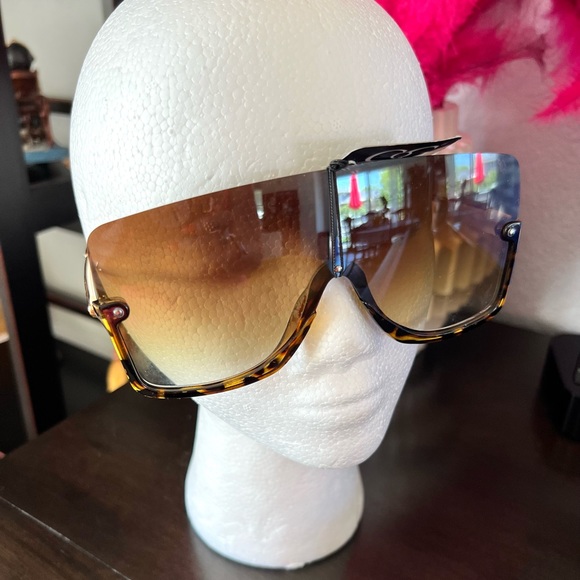 CG New York Tortoise Sunglasses - Picture 4 of 6